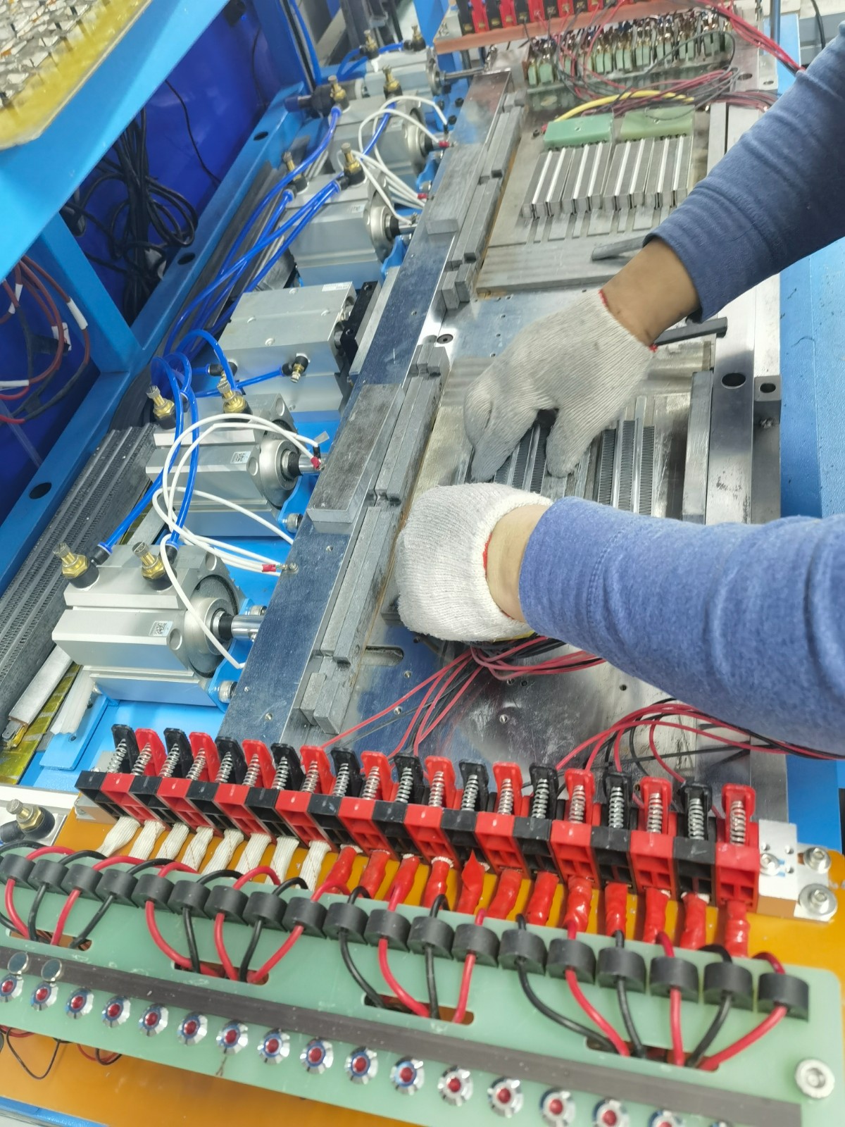 在電加熱電力調整器負載硅碳棒使用的注意什么？