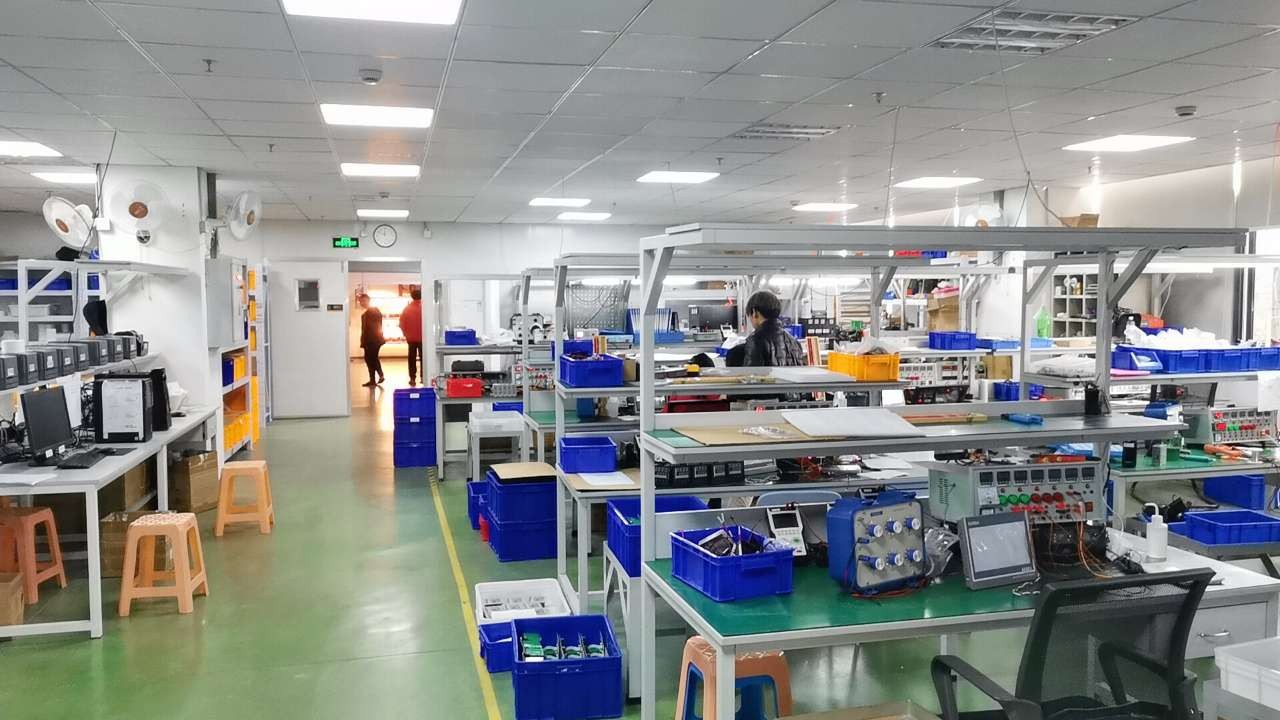 固態(tài)繼電器SSR是開環(huán)控溫SCR電力調整器是閉環(huán)控溫